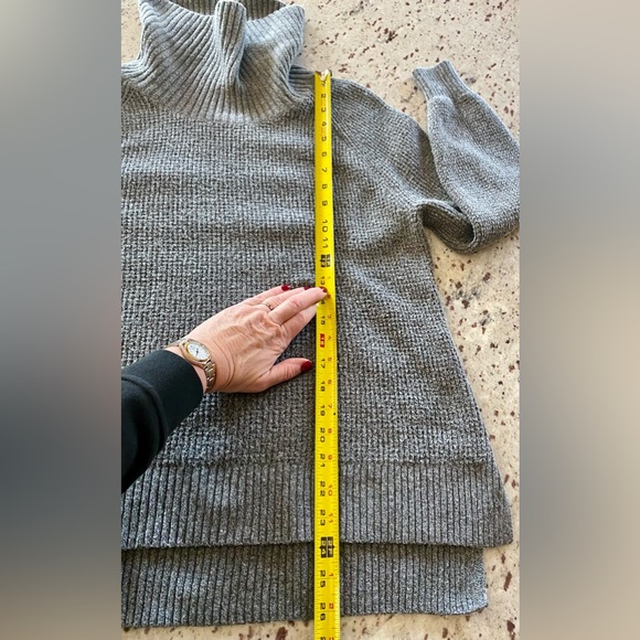 Old Navy Waffle Knit, Cowlneck, Split Hem Sweater, Charcoal Gray, Size M - Picture 4 of 7